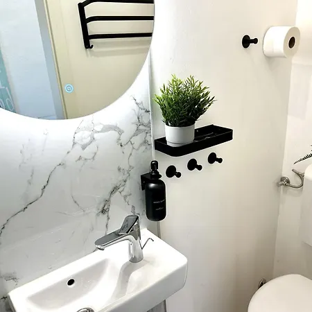 Apartment 'die Welle', Netflix, Sonos, Zentral Nahe Helios Klinik Und Messe Duesseldorf *