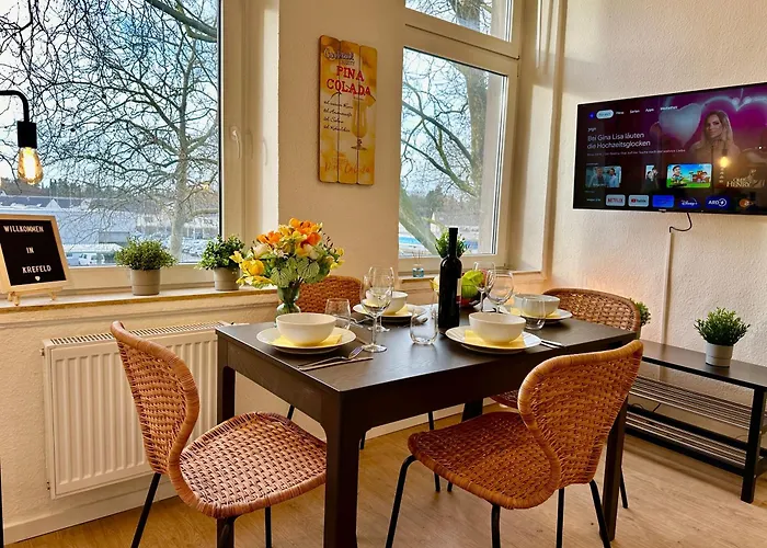 'die Welle', Netflix, Sonos, Zentral Nahe Helios Klinik Und Messe Duesseldorf *